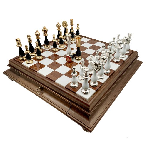 Italian set chess pieces